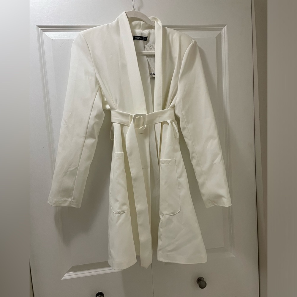 NWT Boohoo Belted Blazer Dress US 10 Front Pockets, Lined Ivory Statement